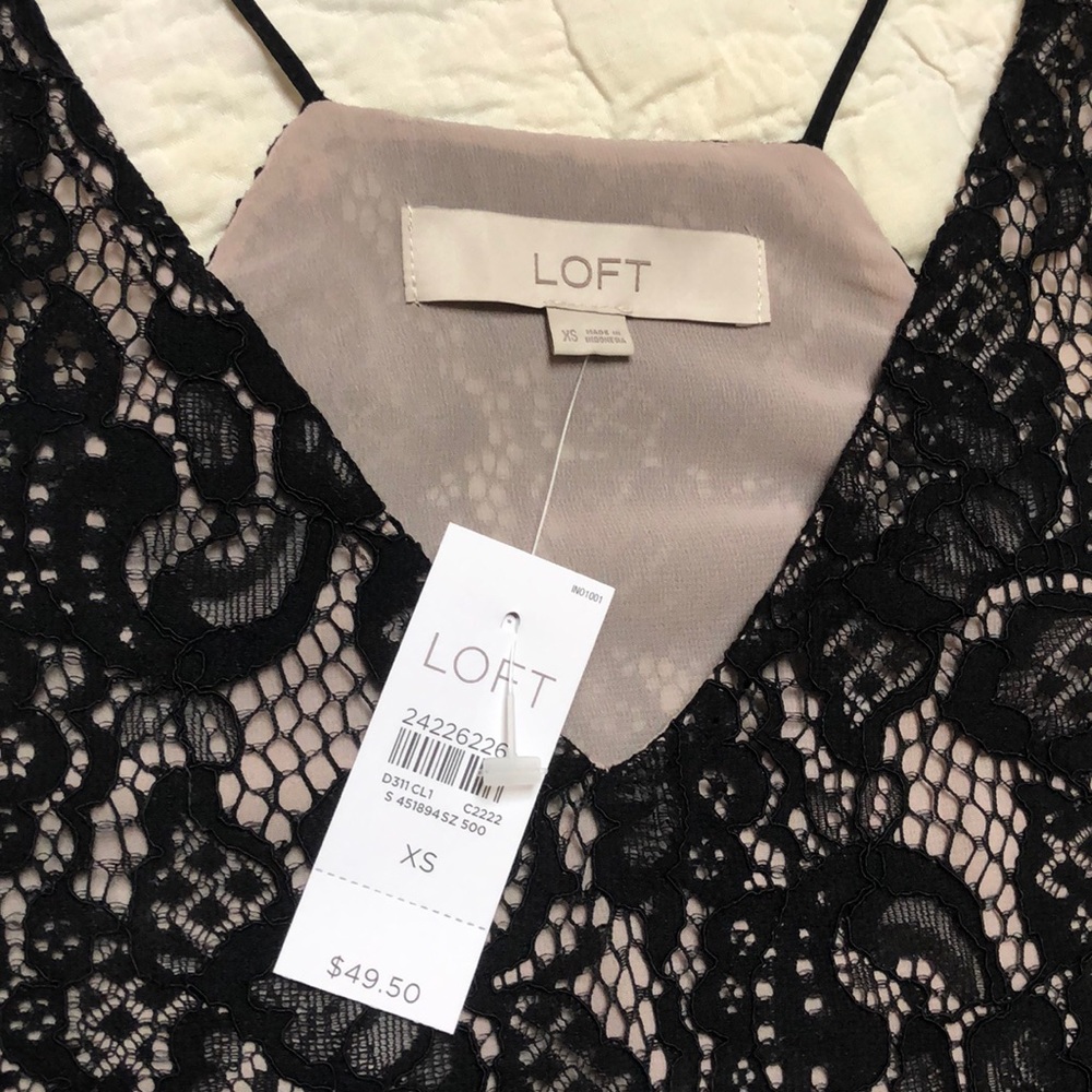 Loft NWT lace top - Picture 2 of 5